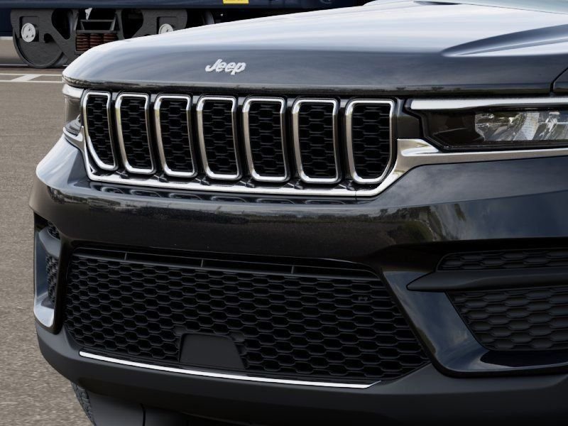 Used 2025 Black Jeep Laredo image 11