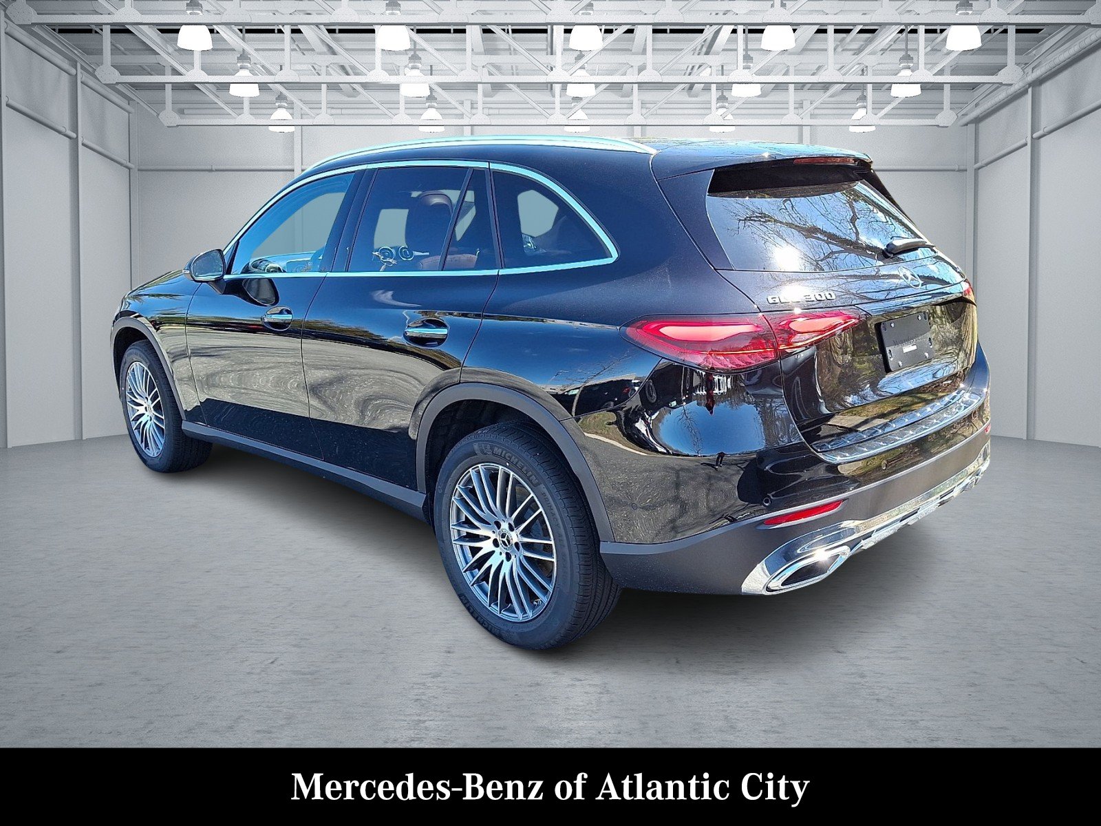 New 2026 Obsidian Black Metallic Mercedes-Benz GLC 300 image 3