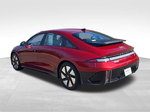 Used 2024 Red Hyundai SE image 3