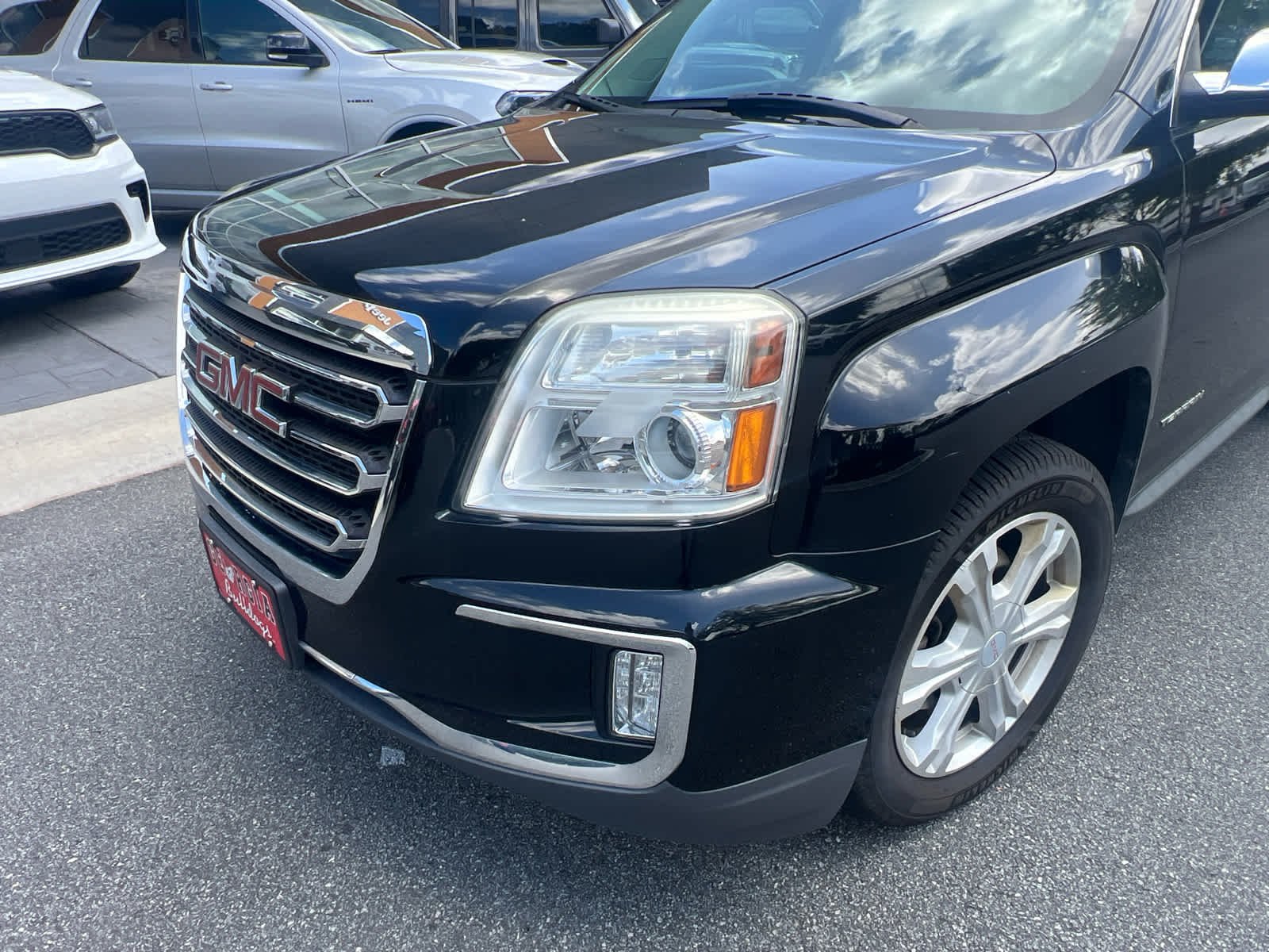 Used 2017 Ebony Twilight Metallic GMC SLT image 3