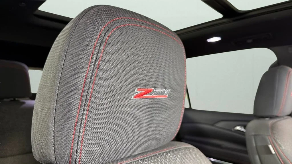 Used 2024 Summit White Chevrolet Z71 image 39