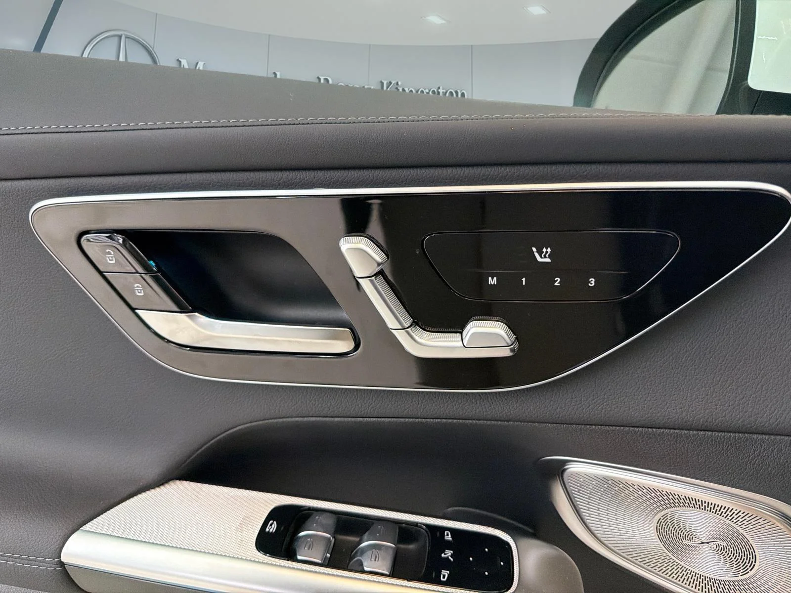 New 2026 White Mercedes-Benz GLC 300 image 23