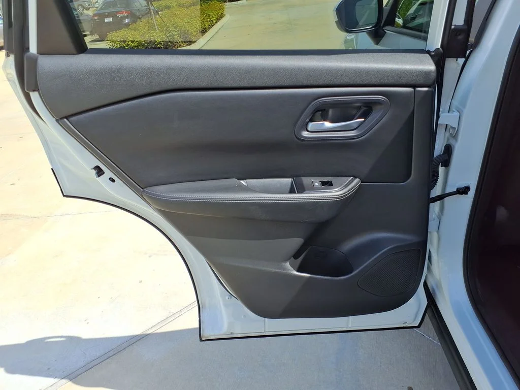 Used 2024 White Nissan SV image 18