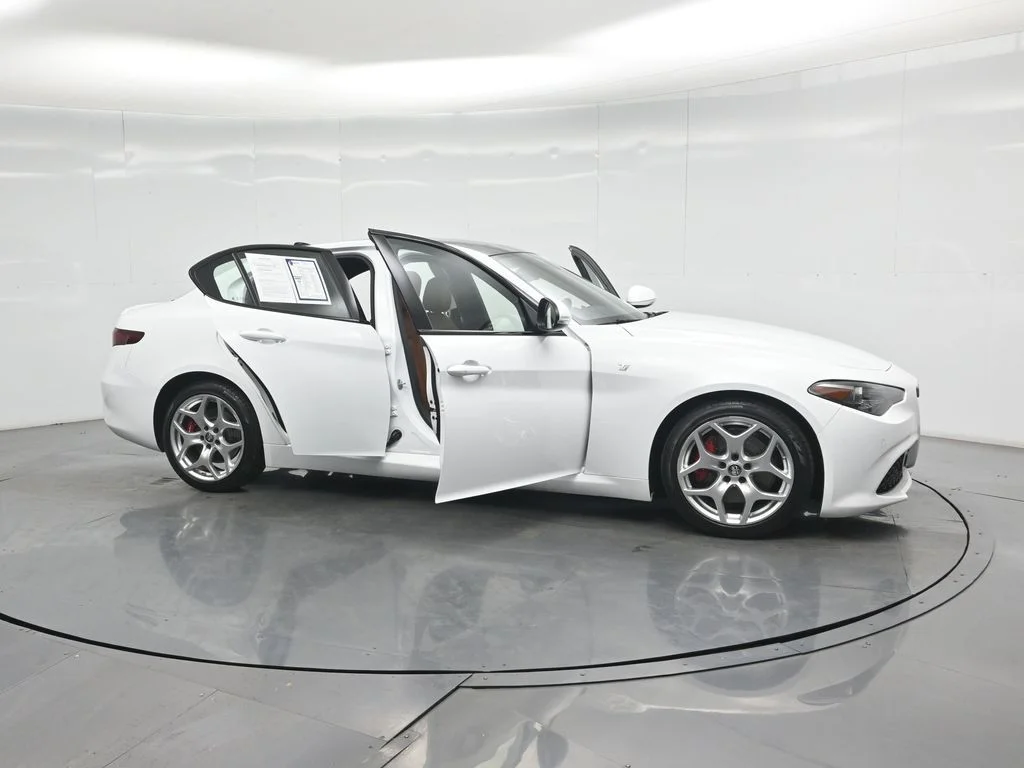 Used 2022 White Alfa Romeo Ti image 30