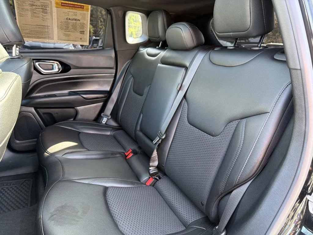 Used 2022 Black Jeep Latitude image 14