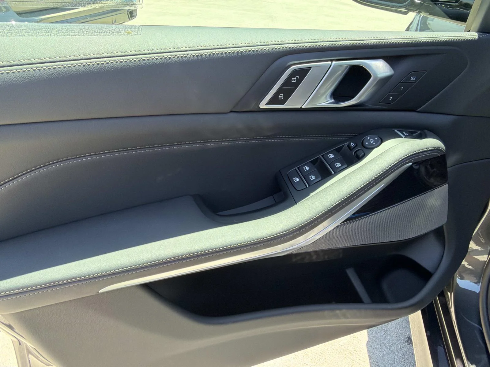 New 2026 Gunmetal II Metallic BMW sDrive40i image 13