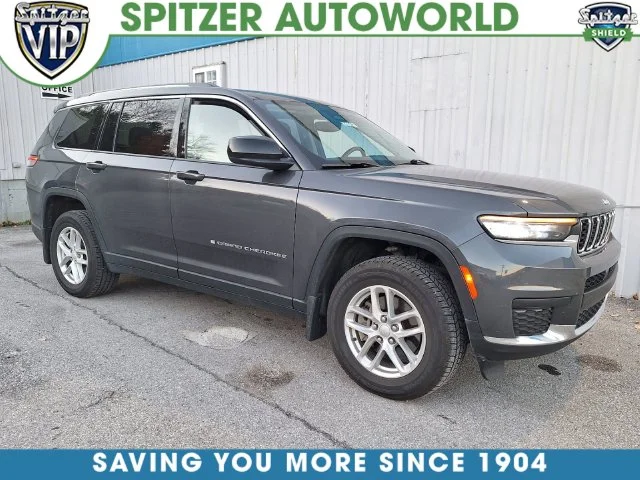 Used 2022 Gray Jeep Laredo image 1