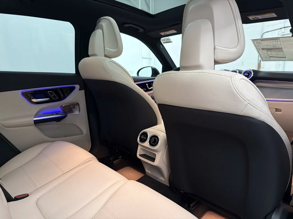 New 2027 Gray Mercedes-Benz GLC 300 image 31