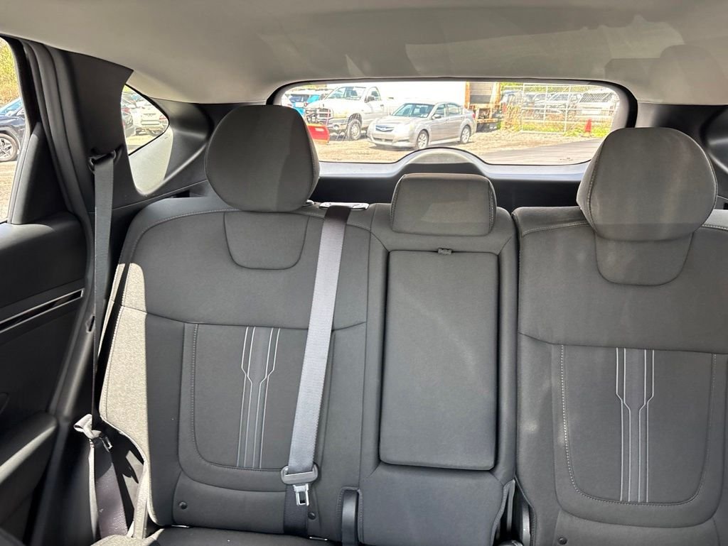 Used 2023 Black Hyundai SEL image 30