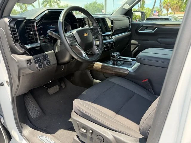 2025 Chevrolet Silverado 1500 LT - Photo 34