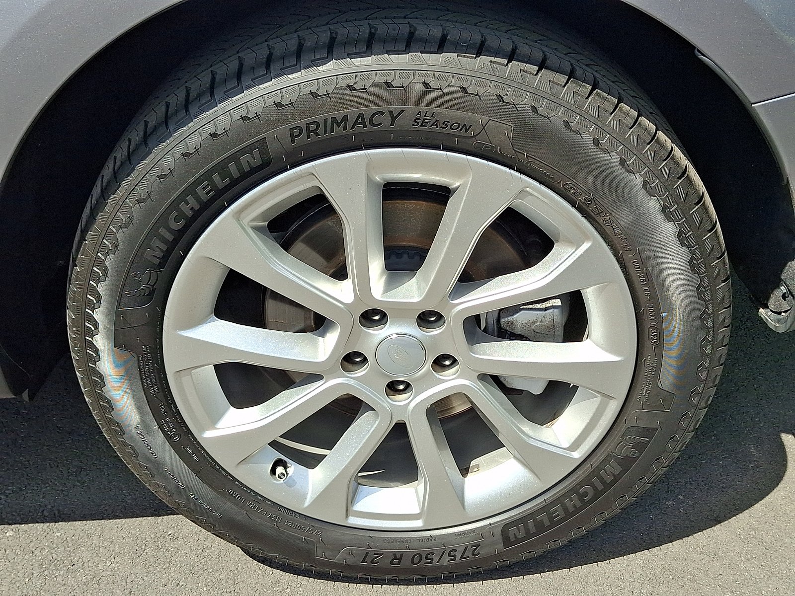 Certified Used 2024 Borasco Grey Metallic - 1CN Land Rover SE image 12