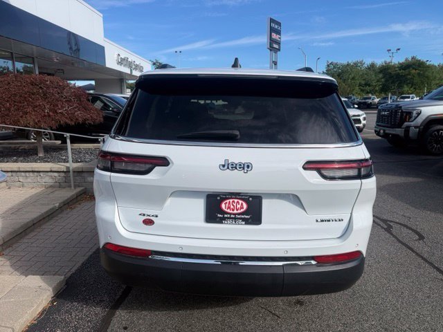 Used 2023 White/off-white Jeep Limited image 6