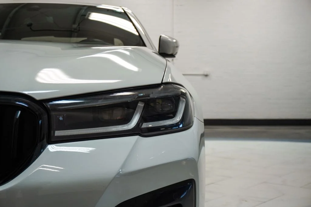 Used 2023 White BMW 530i xDrive image 32