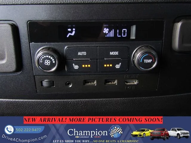 Used 2019 IRIDESCENT PEARL TRICOAT Chevrolet Premier image 12