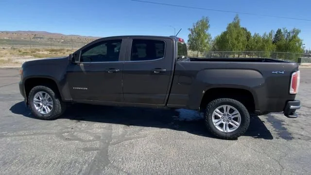 Used 2019 SMOKEY QUARTZ METALLIC GMC 4WD SLE image 6