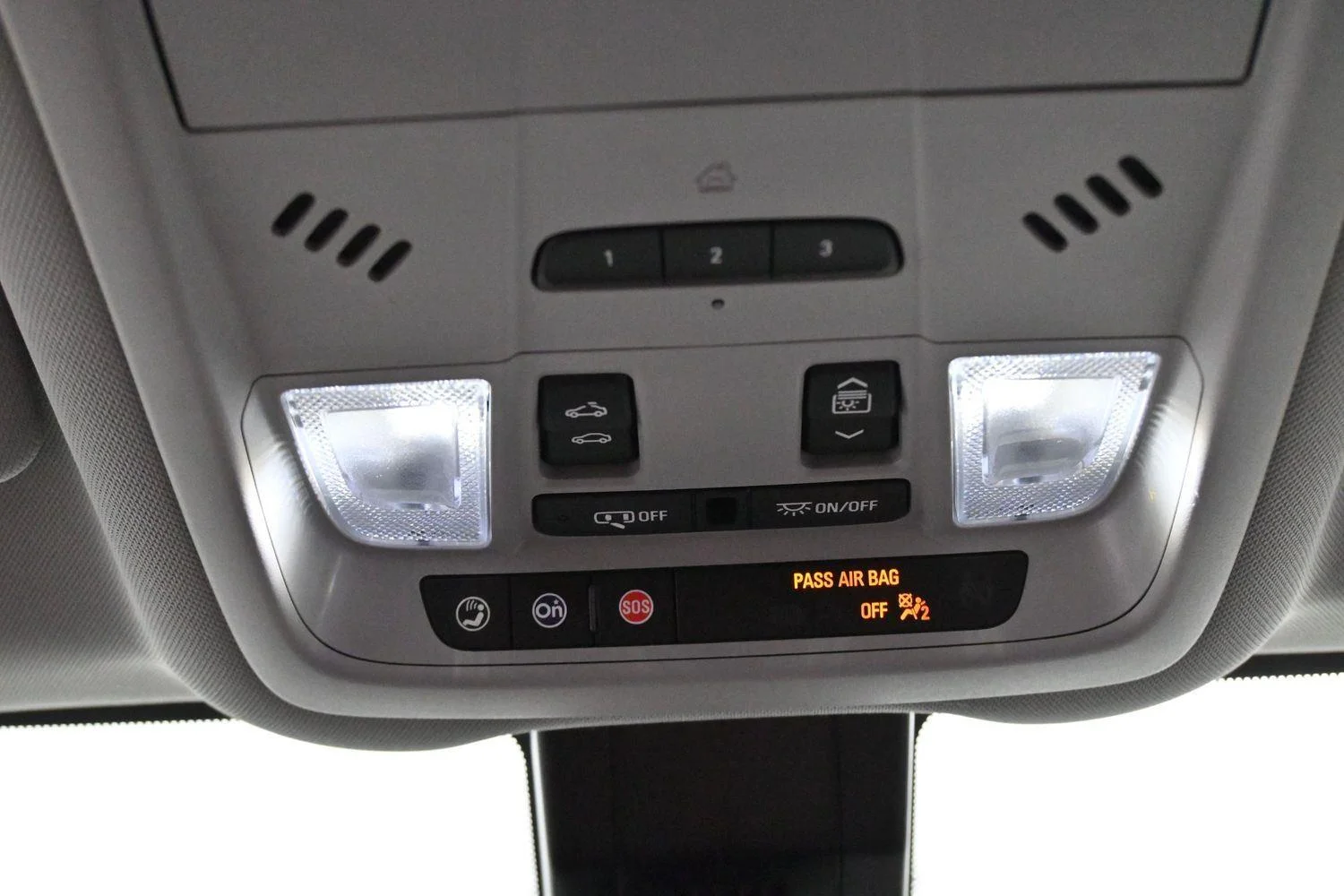 Used 2023 Sterling Metallic GMC AT4 image 31