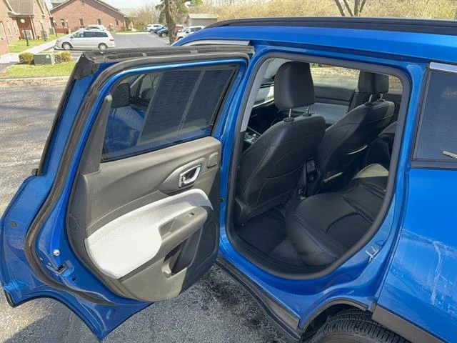 Used 2022 Laser Blue Pearl Coat Jeep Latitude Lux image 12