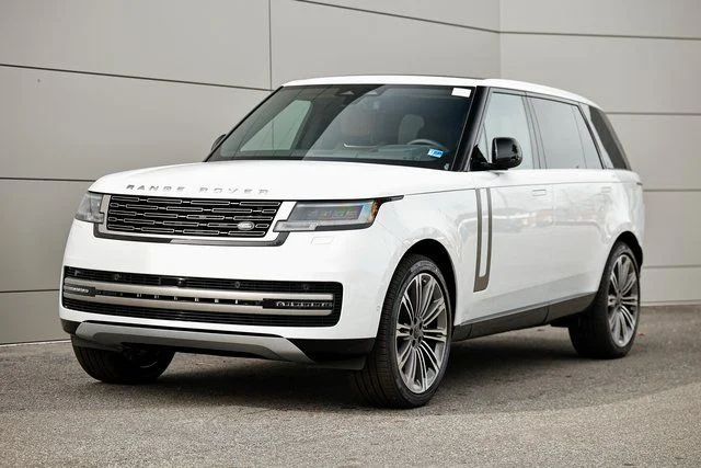 2026 Land Rover Range Rover 4.4 SE LWB 7's photo