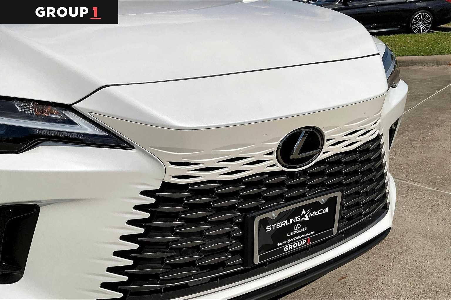 Used 2025 Eminent White Pearl Lexus Premium Plus image 25