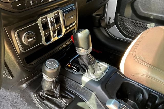 Used 2020 Silver Jeep Unlimited Sahara image 19