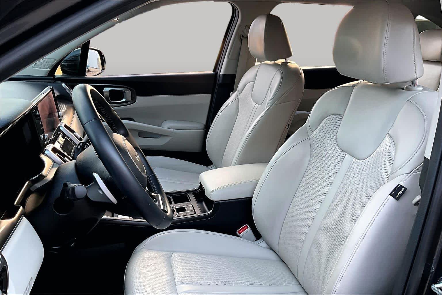 Pre-Owned 2023 Kia Sorento Hybrid EX