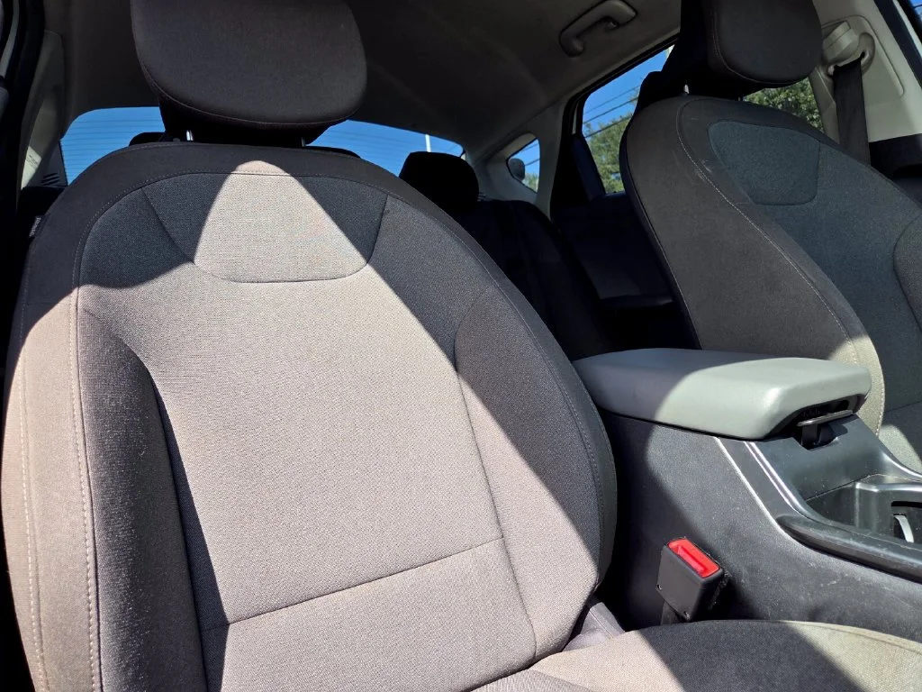 Used 2025 White Kia LX image 27