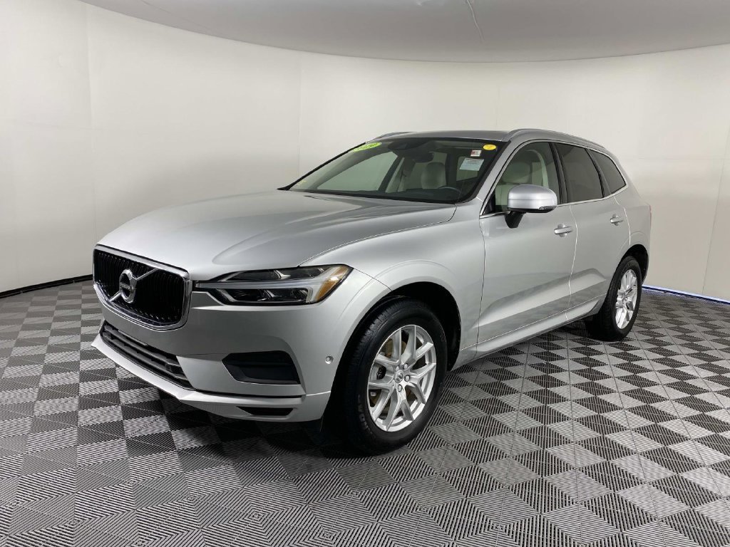 Used 2019 Silver Volvo T5 Momentum image 4