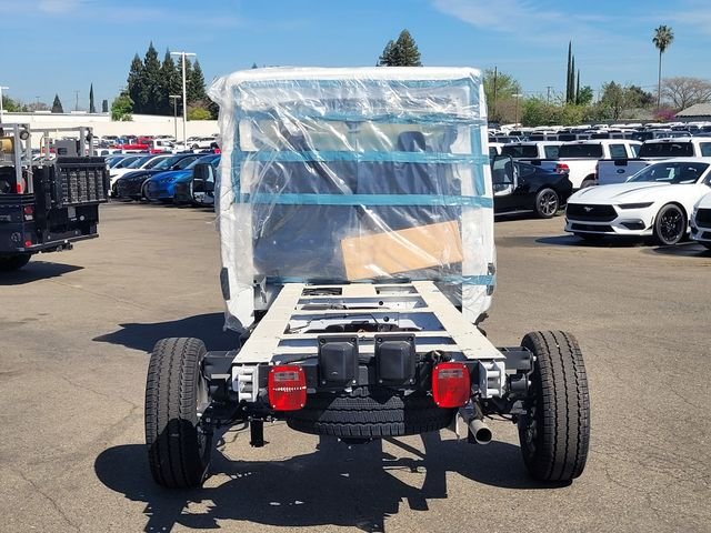 New 2025 Oxford White Ford Cutaway image 5