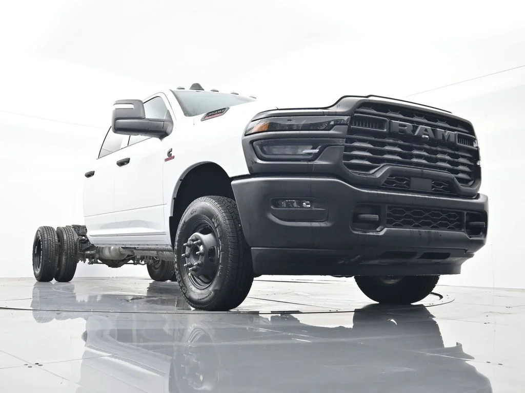 2026 RAM 3500 Chassis Tradesman - Photo 32