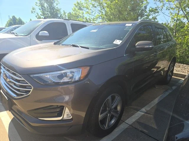 2019 Ford Edge SEL's photo