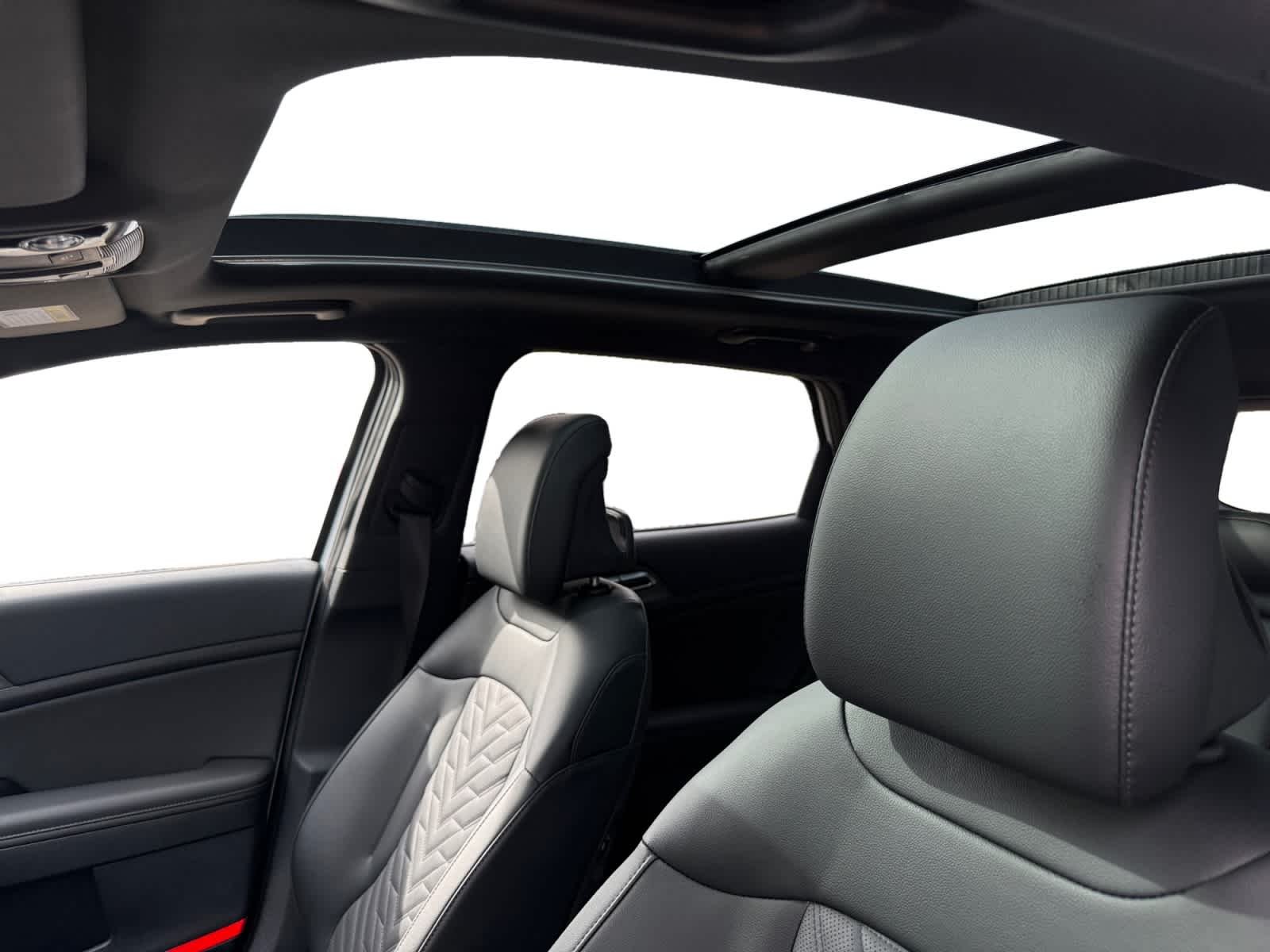 New 2027 Glacial White Pearl / Black Ro Kia X-Line image 12