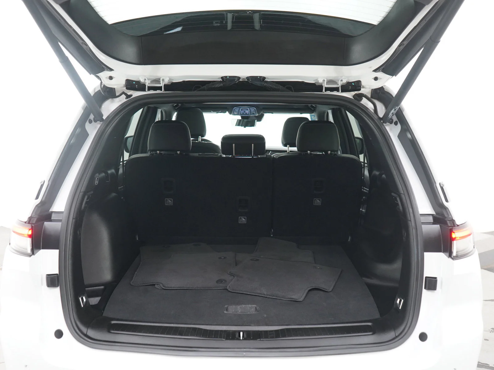 Used 2024 Bright White Clearcoat Jeep Limited image 17