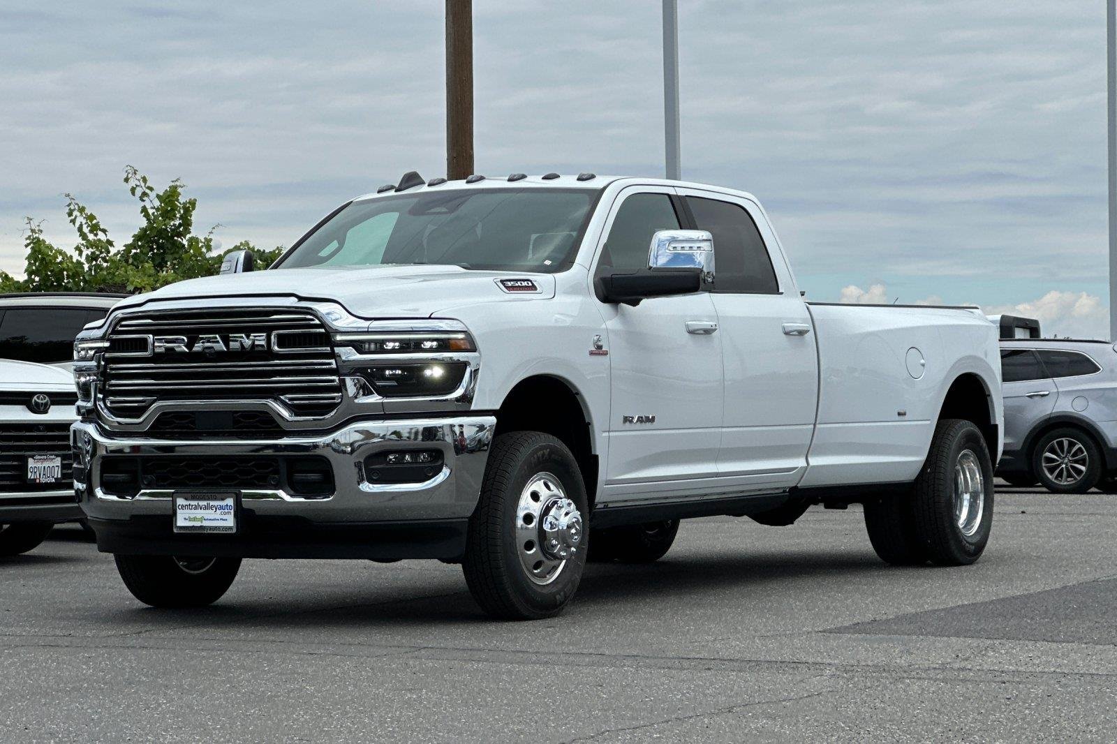 New 2026 Bright White Clearcoat Ram Laramie image 8