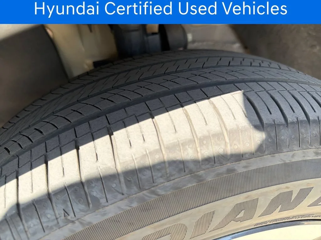 Certified Pre-Owned 2025 Hyundai Tucson Hybrid SEL Convenience