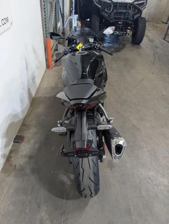 New 2027 Metallic Spark Black/Metallic Flat Spark Black Kawasaki ABS image 5