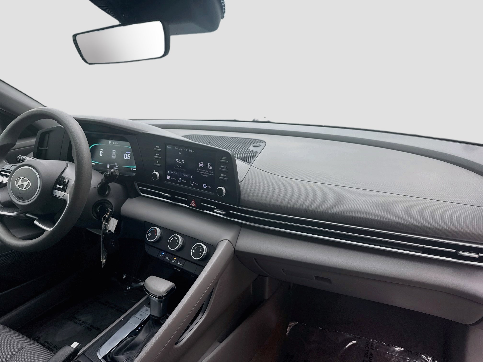 Used 2024 Fluid Metal Hyundai SE image 31