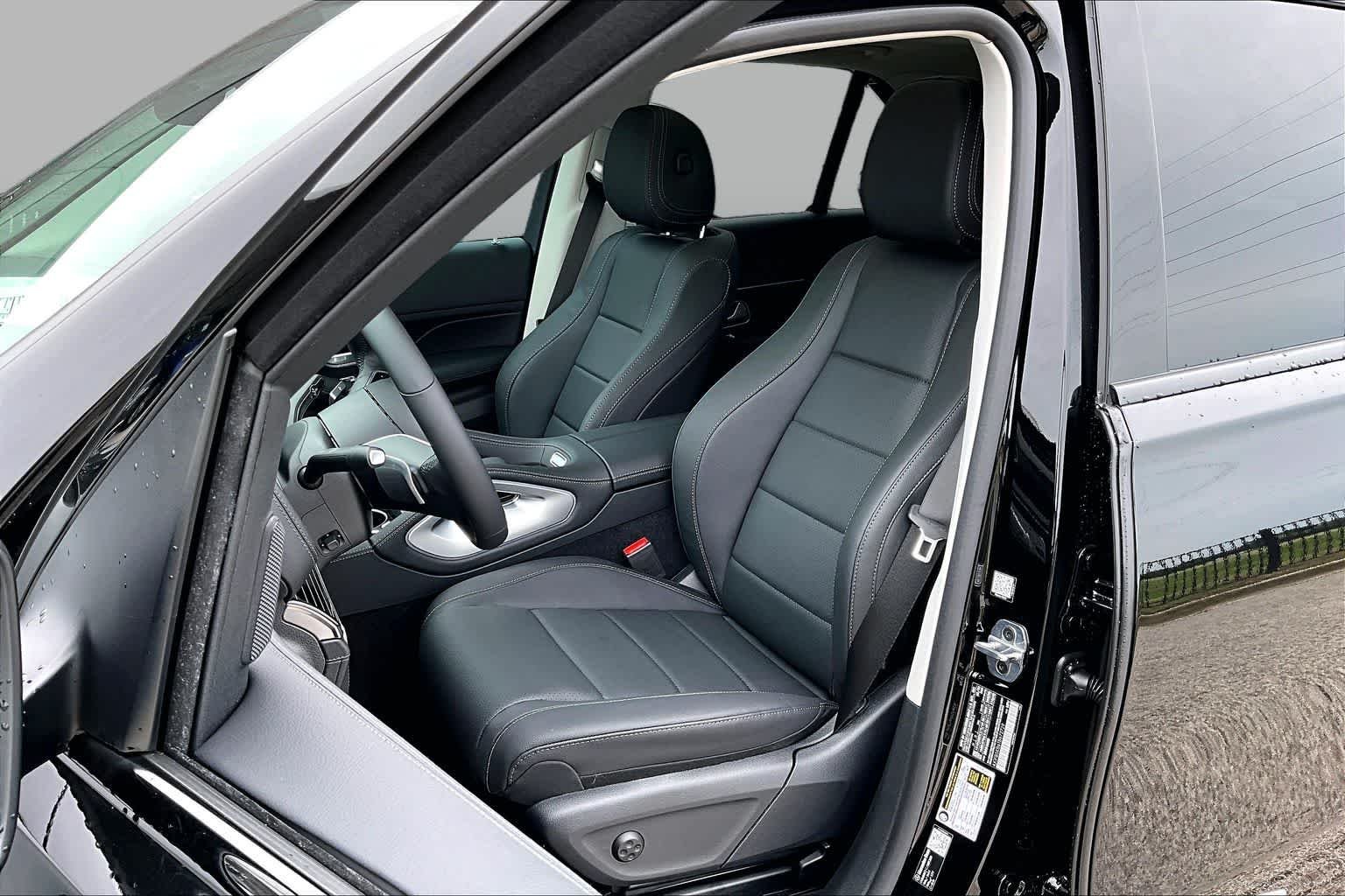 New 2026 Black Mercedes-Benz GLE 450 image 17