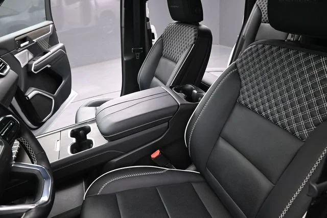 Used 2025 White GMC Denali image 15