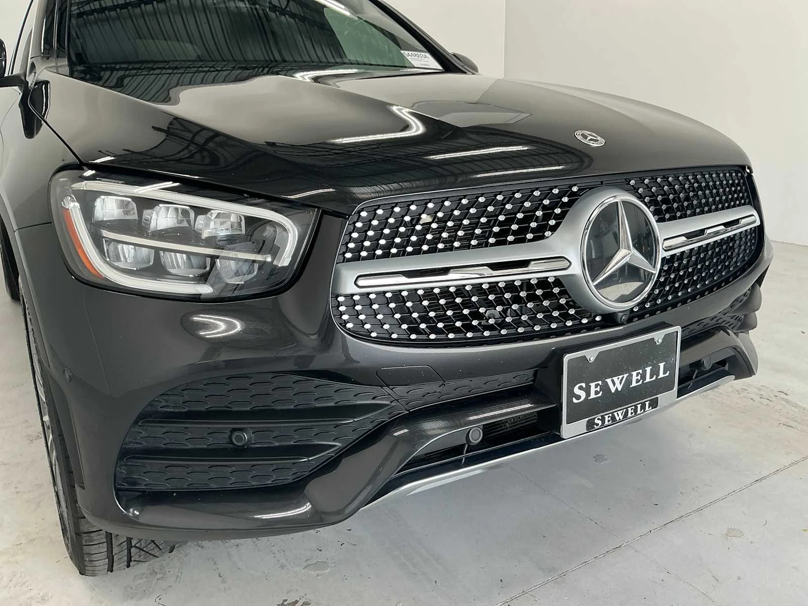 Certified Used 2022 Graphite Grey Metallic Mercedes-Benz GLC 300 image 5