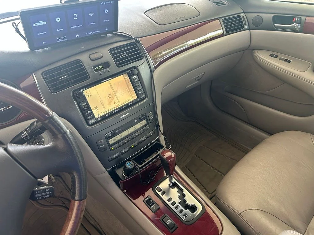 Used 2002  Lexus 300 image 48