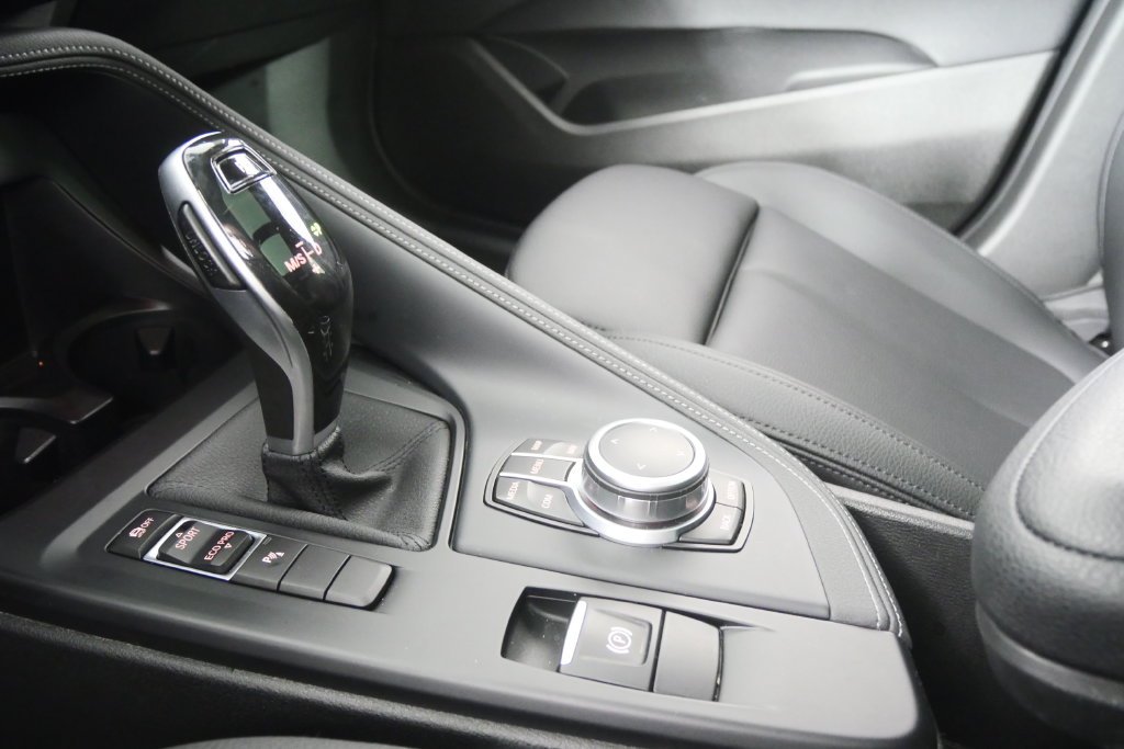 Used 2020 Mediterranean Blue Metallic BMW sDrive28i image 23