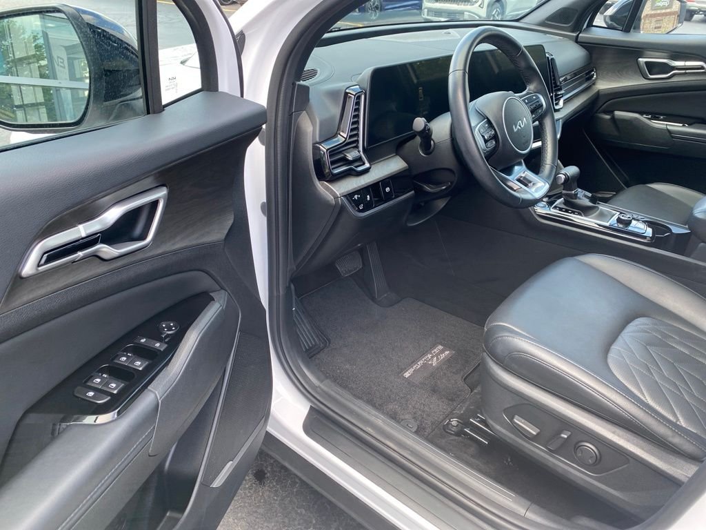 Certified Used 2024 White Pearl Kia X-Line image 19