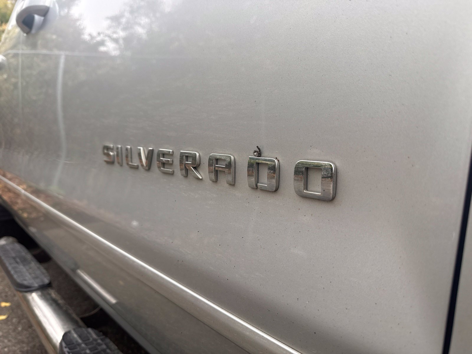 Used 2016 Silver Ice Metallic Chevrolet LT image 2