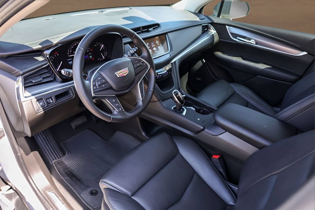 Used 2019 BRONZE DUNE METALLIC Cadillac Luxury FWD image 7