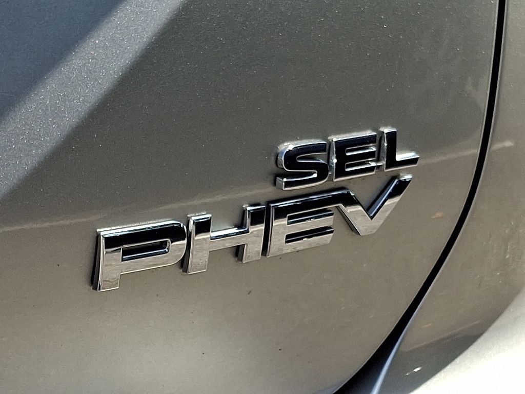 Used 2024 Silver Mitsubishi SEL image 35