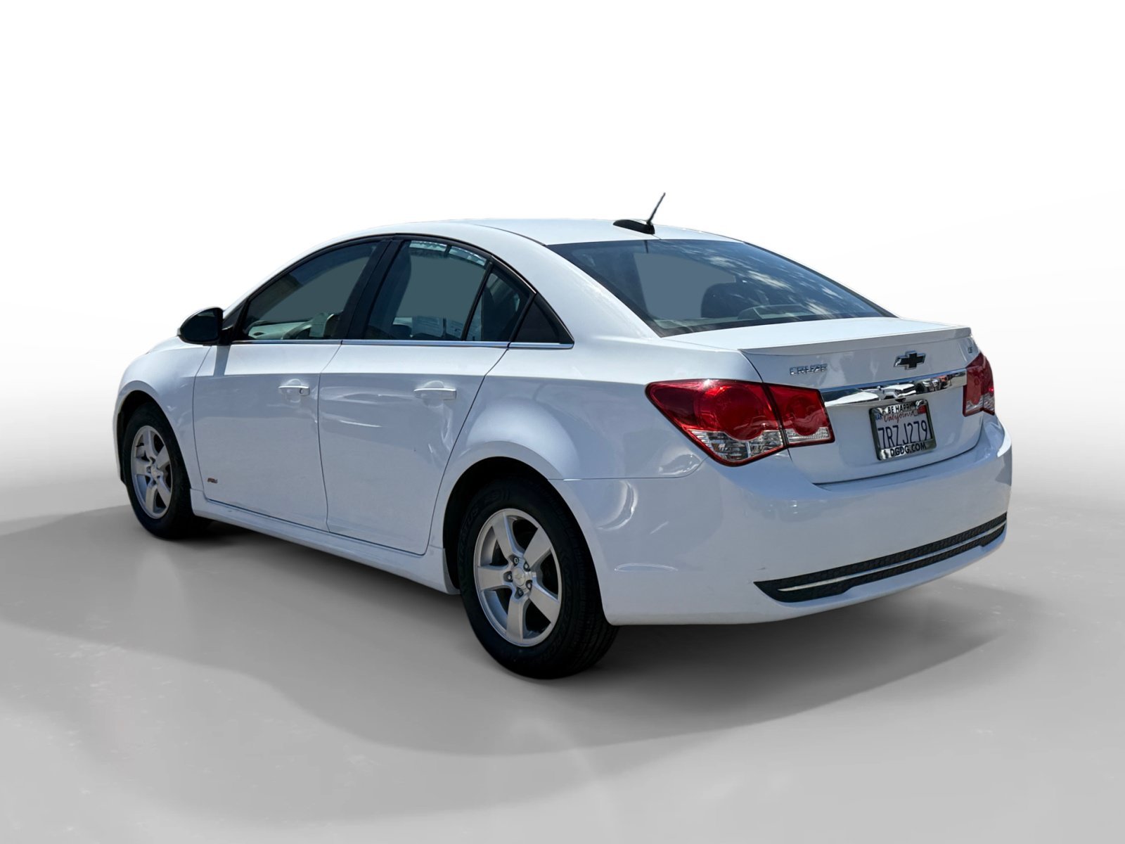 Used 2016 Summit White Chevrolet 1LT image 3