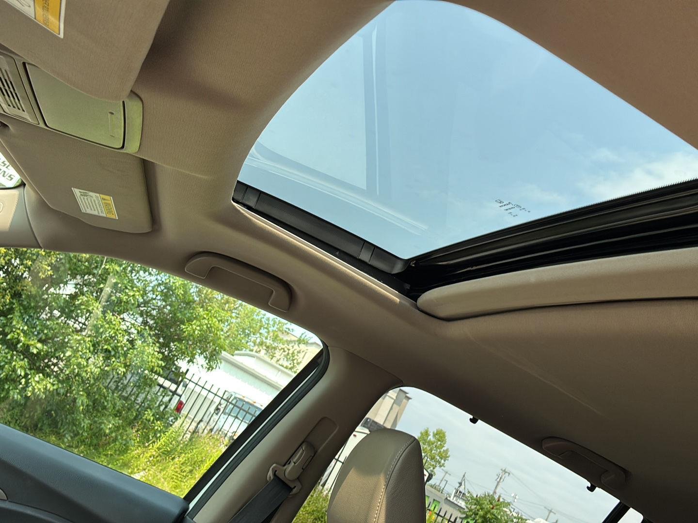 Used 2019 White Diamond Pearl Honda EX-L image 12