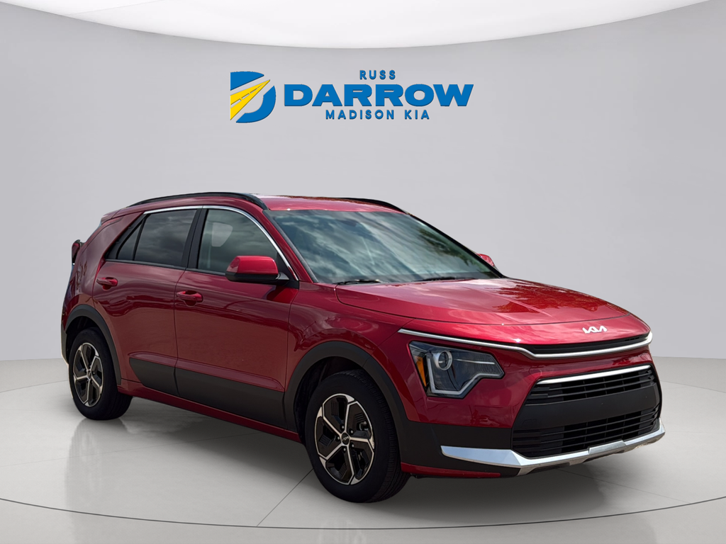 Used 2025 Runway Red Kia LX image 7