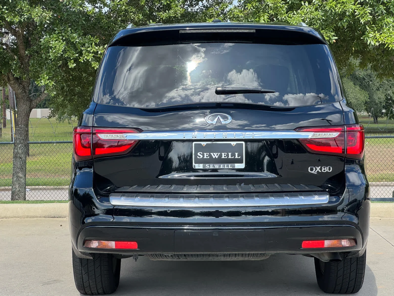 Used 2020 Black Obsidian INFINITI LUXE image 7