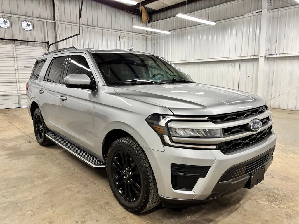 Used 2023 Silver Ford XLT image 1